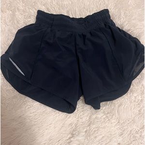 Lululemon Hotty Hots 2.5, size 2, navy blue